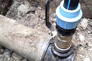 В поселке Самарской области обнаружили незаконную врезку в водопровод