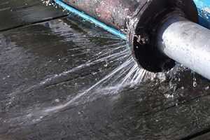 На сетях водоснабжения в Симферополе намерены сократить поте...