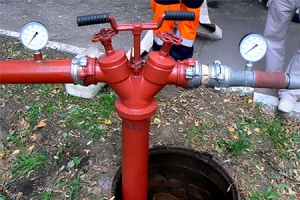 Проверку состояния пожарных гидрантов проводят в Южно-Сахалинске