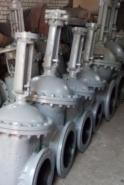 Задвижки из наличия продам Ду350 Ру16, 25